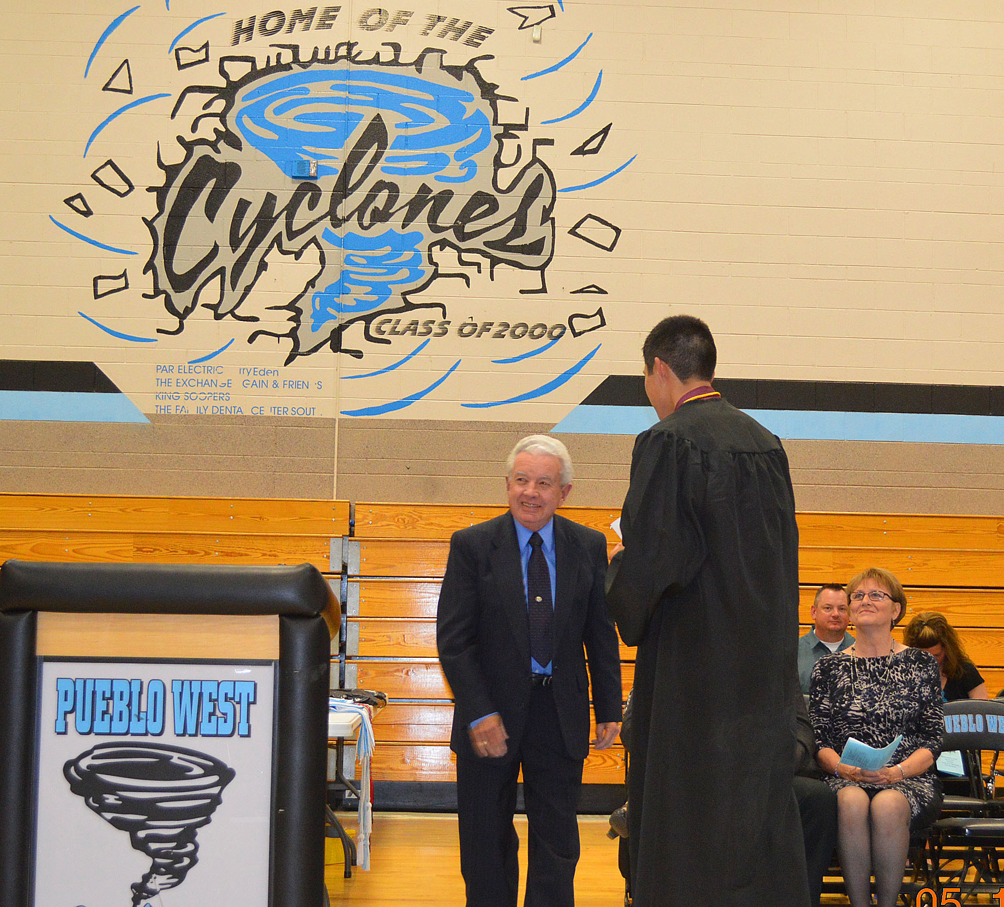 Frank presenting award to Nicholas Autobee